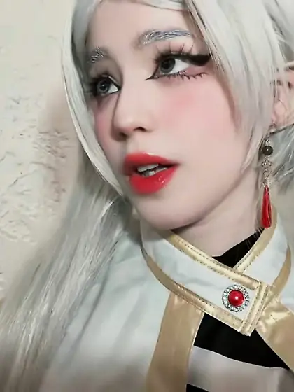 Blacked Frieren cosplay