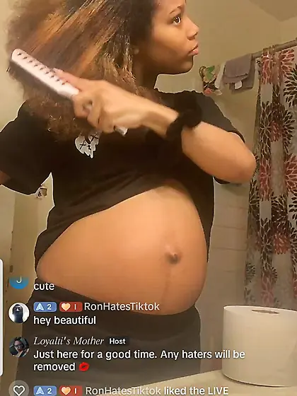 Pregnant teen mom Ce Rose