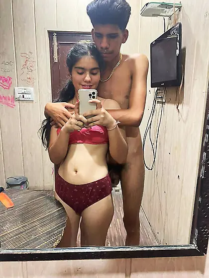 Hung desi boy stretches his gf with his huge dick