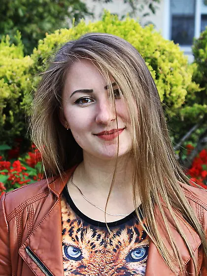 Teen roleplay dancing auburn