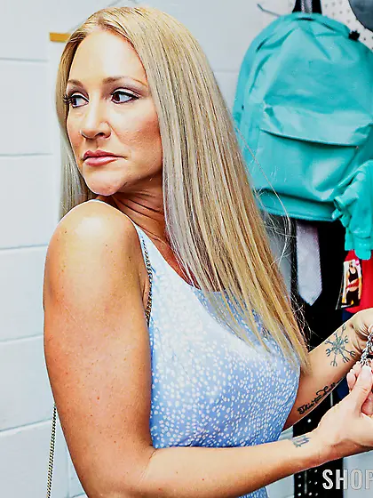 Juggy blonde mature Alexis Malone gets fucked by cocky LP office