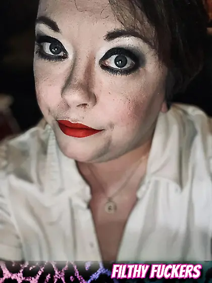 Tina Snua Selfies #11