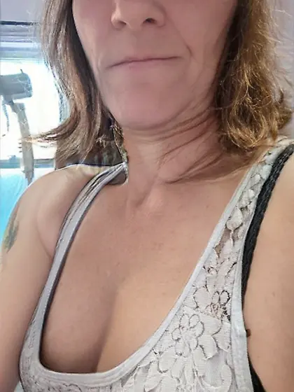 Chubby tranny slut rides the big ones