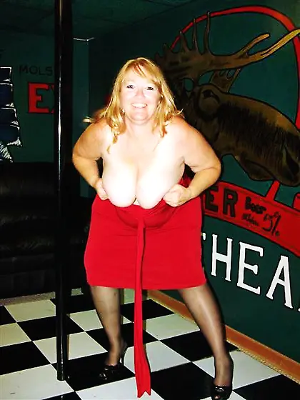 Busty Blonde Linda from Canada 45-50 years old