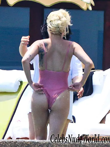 Sexy Photos of Lady Gaga