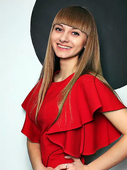 Teen dancing zoom blonde