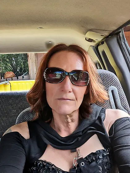 Chubby tranny slut rides the big ones