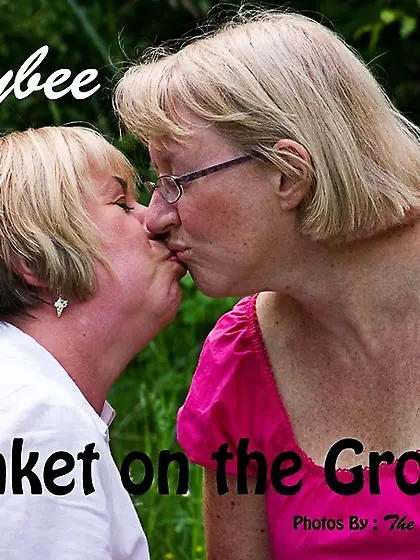 Big Tits Flashing Speedy Bee from United...