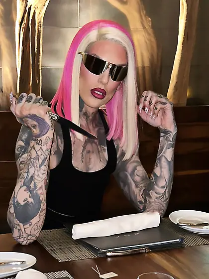 Jeffree Star tattooed makeup twink