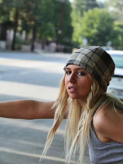 Sexy hitchhiker gets used by a handsome older dude,  he drills th