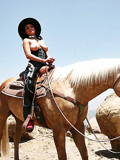 Smoking hot latina milf