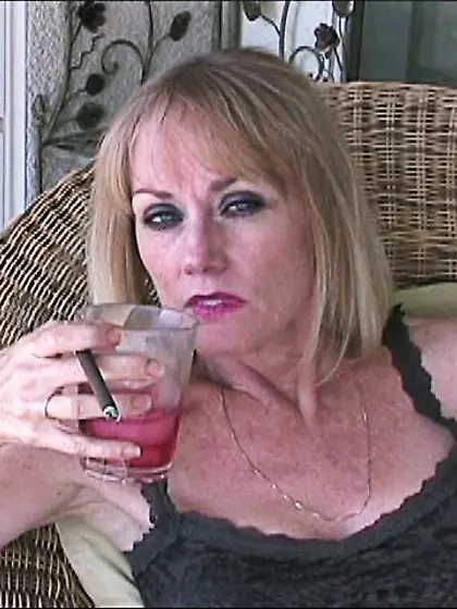 Hot granny foxy body