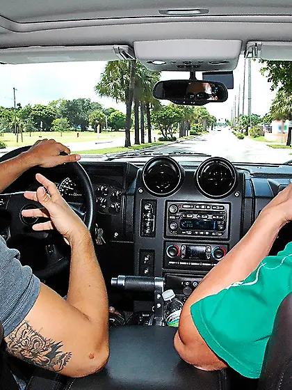 Two hot and sexy babes, Landon and Kelly Welch sharing a big ere