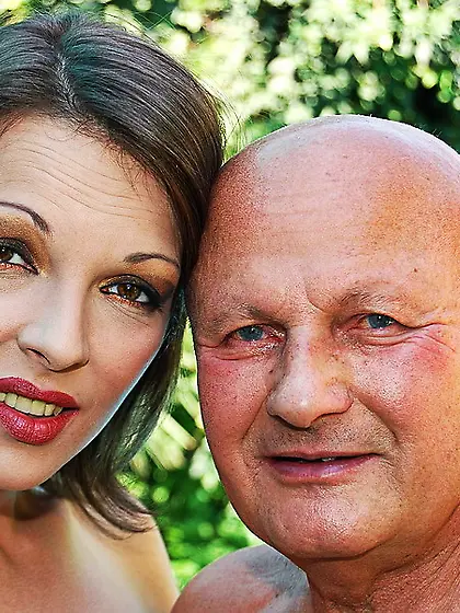 Gets a vibrating cellphone up her tight pussy