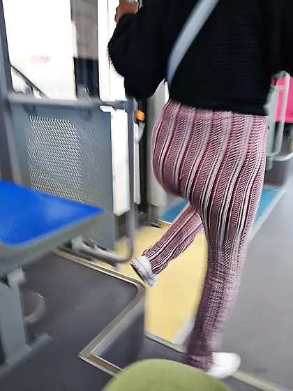 Manoseada flash dick a putipobre en el metro red