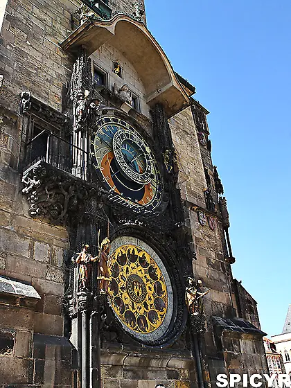 Sluts get squirted after head and cock plowing