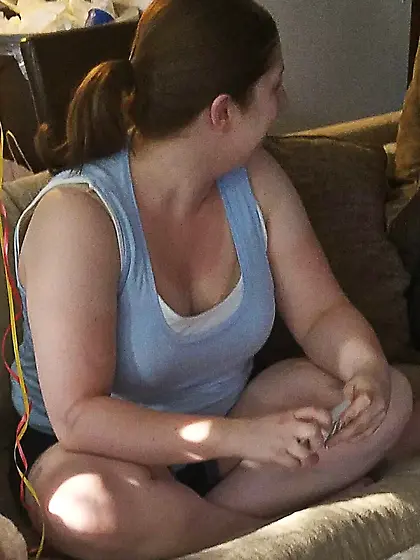 Sexy MILF and her hot chubby friend flashing