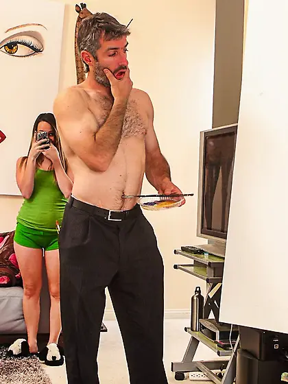 Slutty babe with natural boobs Missy Sweet works up cock until i