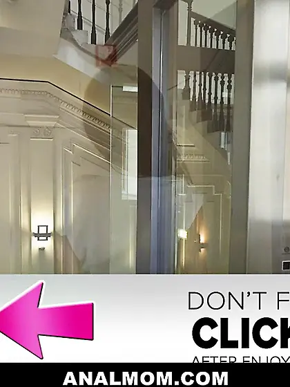 Business and pleasure for hot lady 