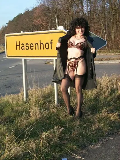 Cougar German Isabel from Europe Flashing