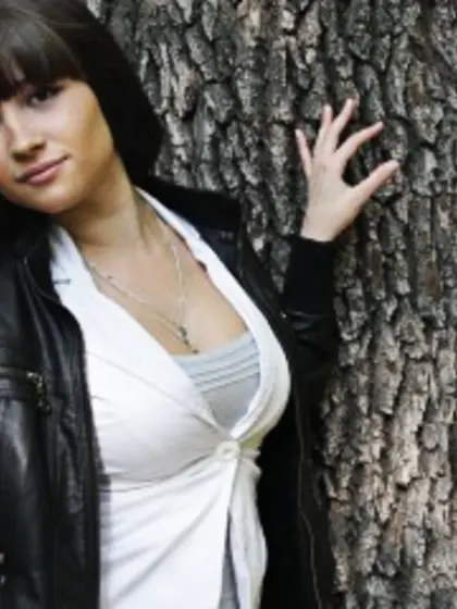 22 yo brunette Starshinee.