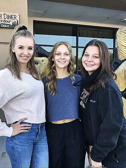 The Maily sisters (Lilli,  Issy,  Ceci)