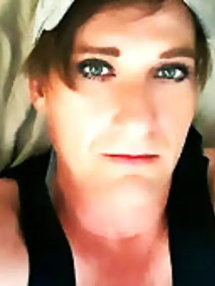 Chubby tranny slut rides the big ones