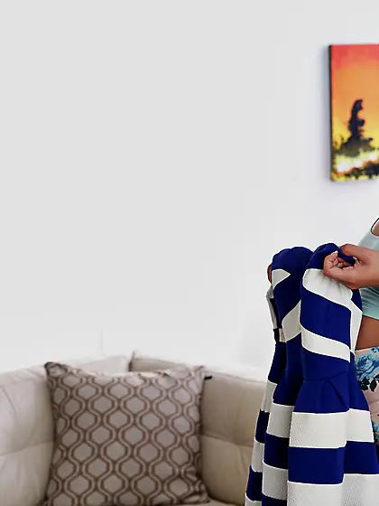 Latin babe Lola Foxx squeals when hard dick is sliding in and ou