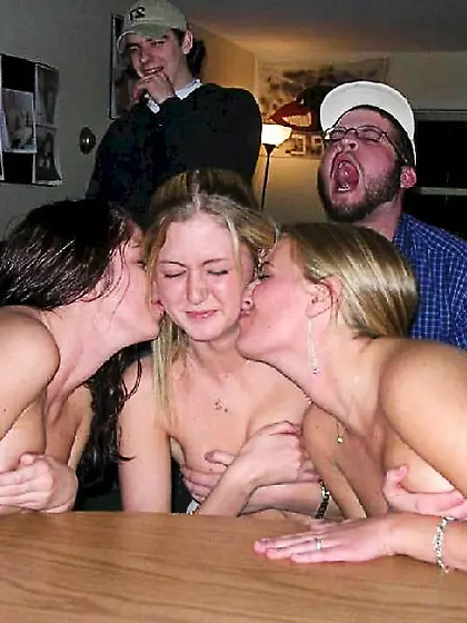 Te tengo en mi mano,  Te chupo, Estás demasiado exq