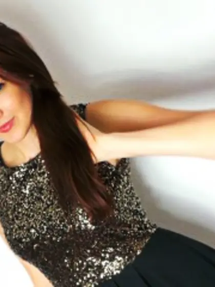 Brunette marinna20 perform dancing