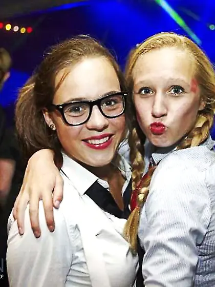 Insane Teenagers Made For Deepthroating Pricks