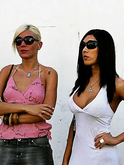 Guy hires latina tranny off the street for quickie