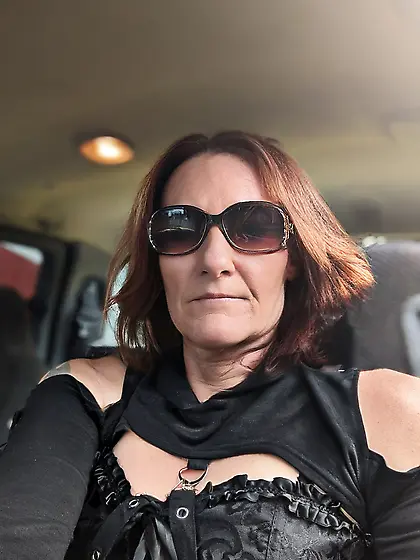 Chubby tranny slut rides the big ones