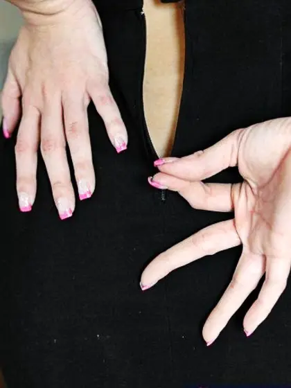 Turned on brunette secretary Roxy DeVille with nice titties gett