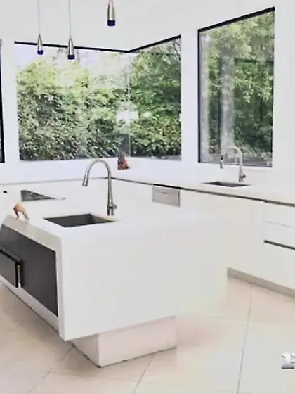 MILF cannot resist a charming young buck