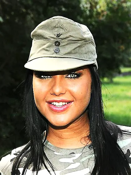 Angelica Heart kneels before her hung lover and sucks his big th