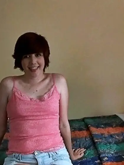 Redheaded bowlcut babe is going to suck fat penis in POV