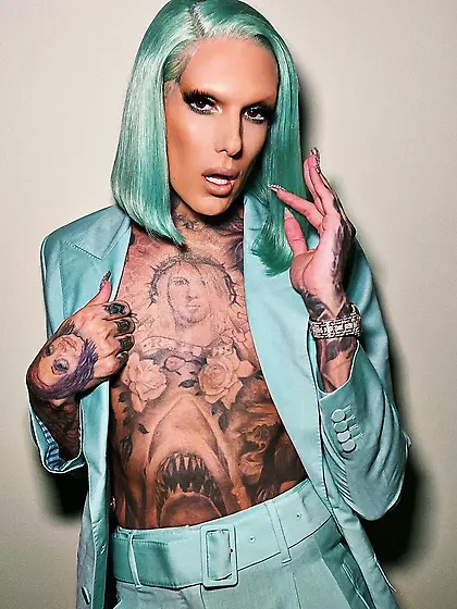 Jeffree Star tattooed makeup twink