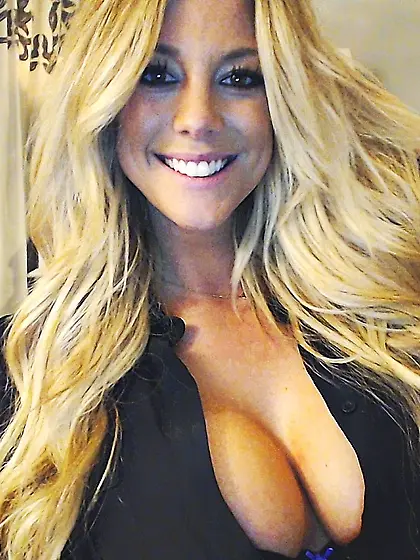 Sassy blonde Xo Gisele teases with big boobs downblouse and hide