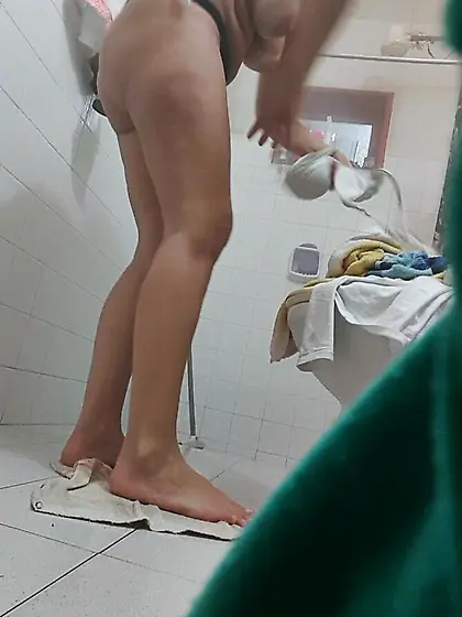 le espiaron a mi vecina