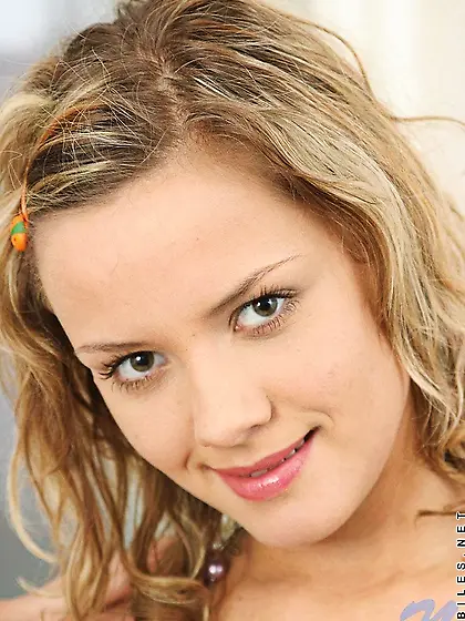 Landing Strip Pussy Regina