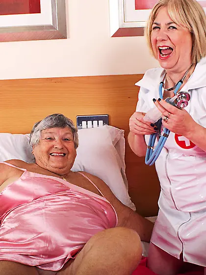 BBW Nurse Speedy Bee from United Kingdom