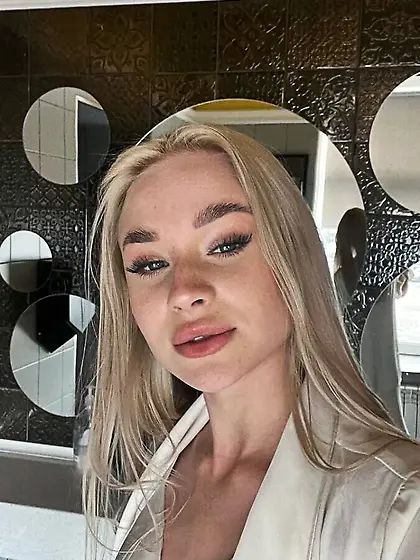 Elizabeth Free Photos