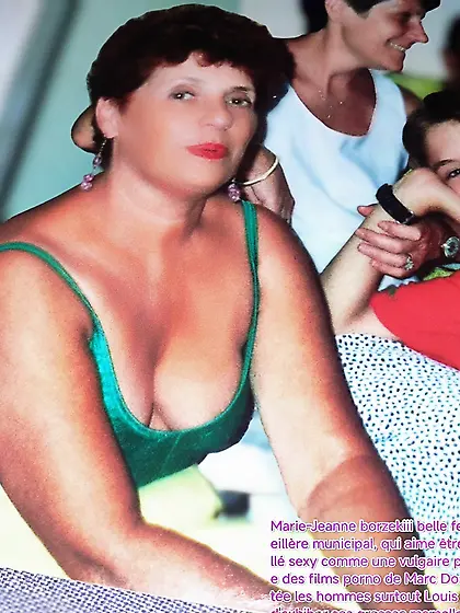 Marie-Jeanne borzekiii exhib gros seins fils