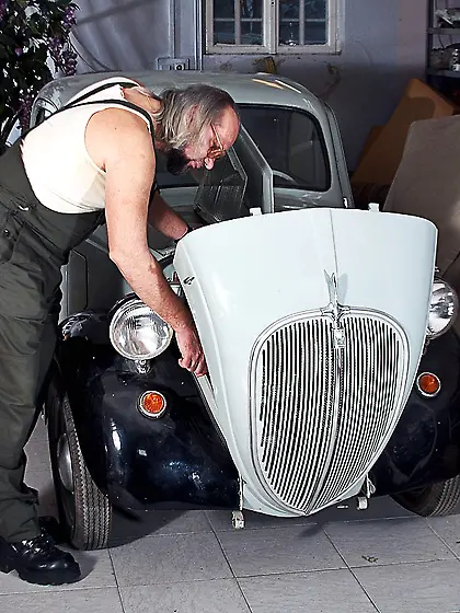 Stunning teen babe fucking