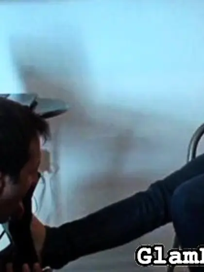 Paid Domme makes a slave worship her feet