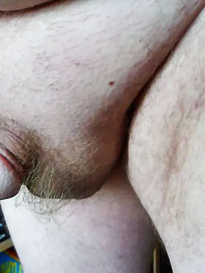 Just shaven My Crotch On Cam (Missed A Few !!)