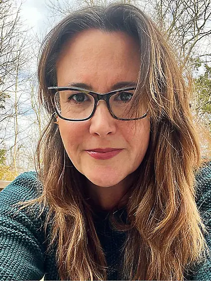 April gets her nipple kissed while flashing