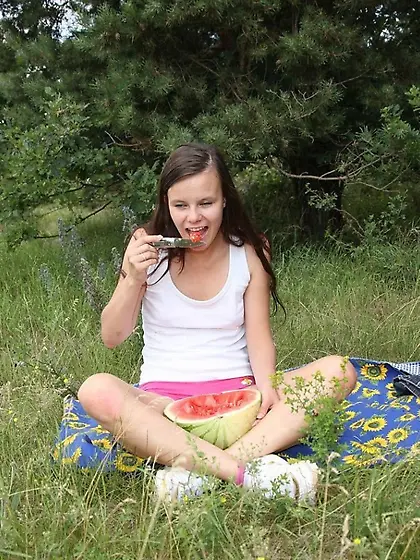 Tamara F holiday and schoolgirls