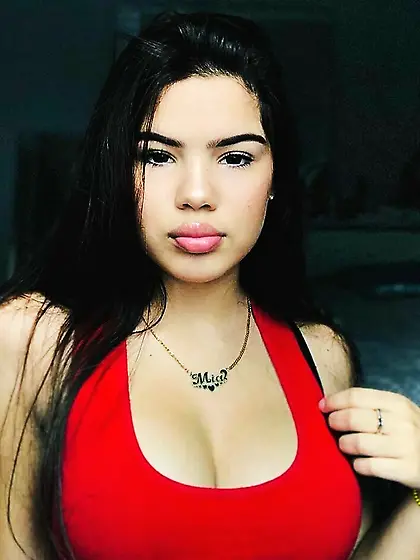 latina dick suck lips